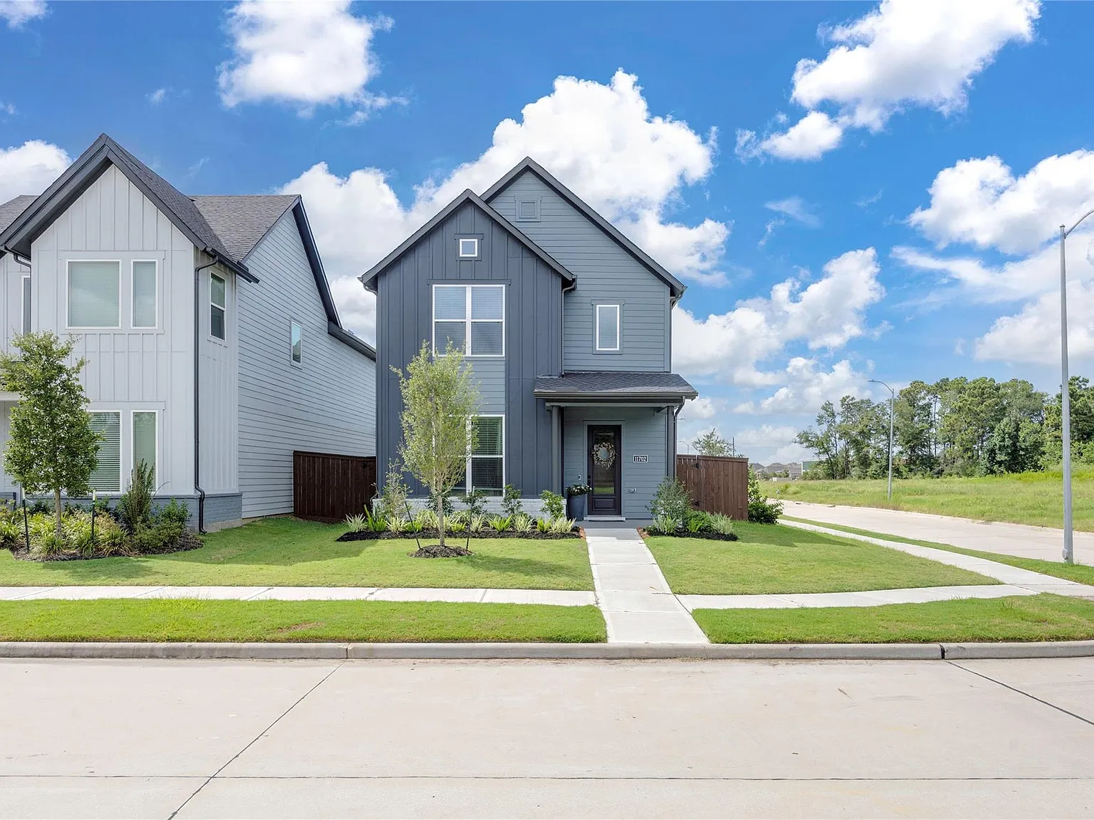 3 bed, 2.5 bath, 2380 sqft, $3,000 — Photo 1