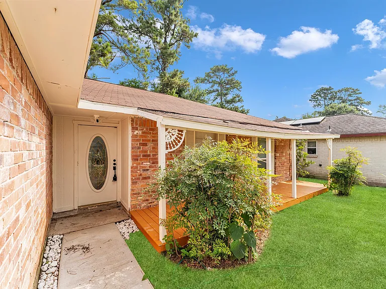 6211 Coachgate Dr — Photo 9