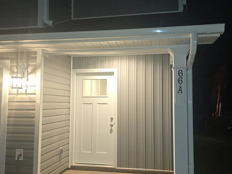 Lakeside Dr — Photo 2