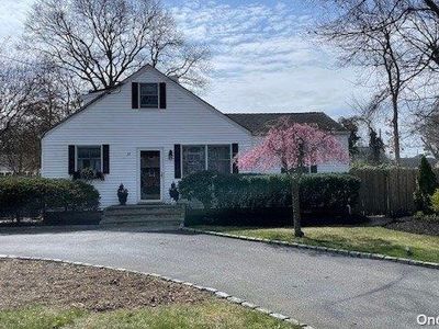 30 Ralph Avenue, Lake grove, NY, 11755