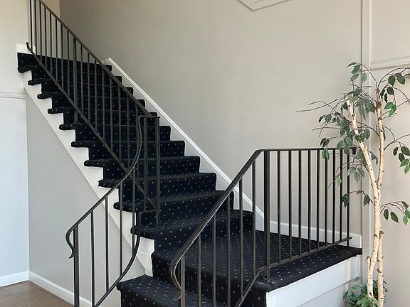 4th image of 2403 N Kennicott Dr