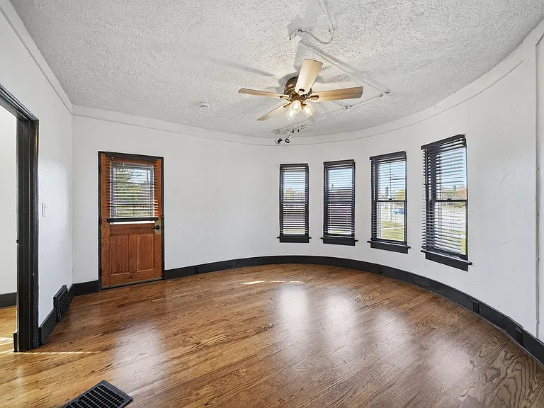 3210 Normal Blvd — Photo 5