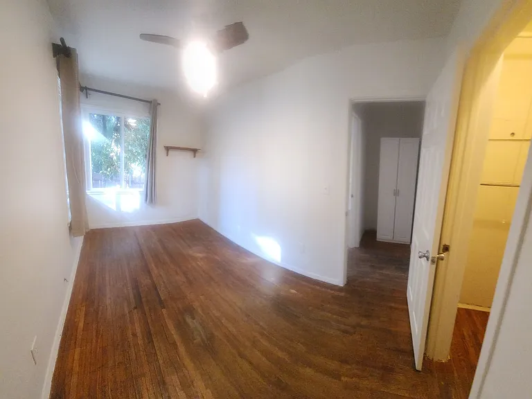 1690 Phillips Ln — Photo 5