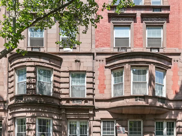 51 West 69th Street image 2 of 10