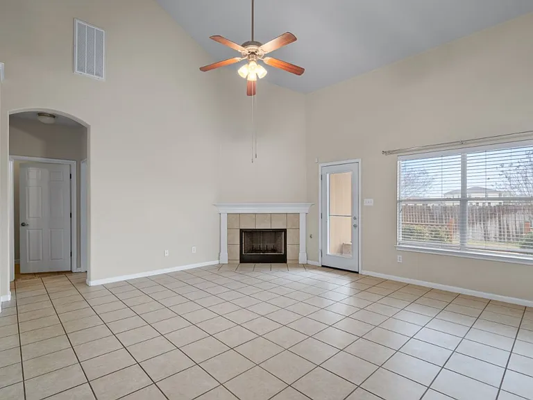 652 Dark Horse Ln — Photo 12