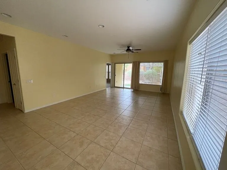 1342 Springdale Ln — Photo 6