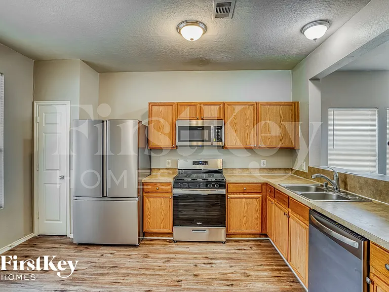 6210 Scotchwood Dr — Photo 7