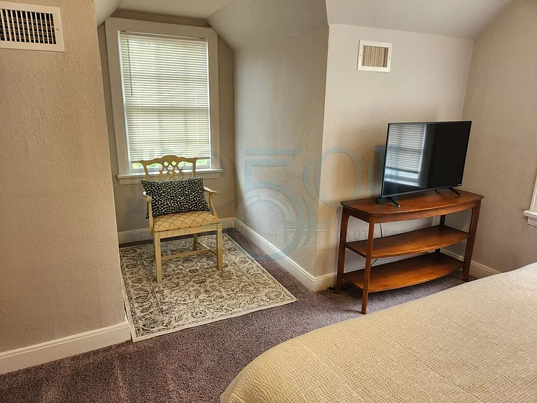 300 S Valentine St #1 — Photo 22