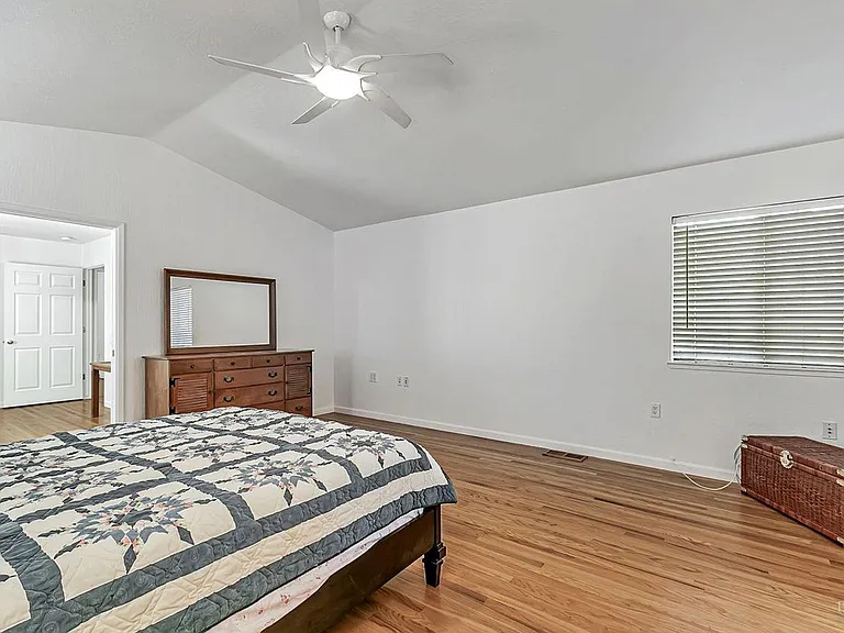 188 Glacier Cir — Photo 23