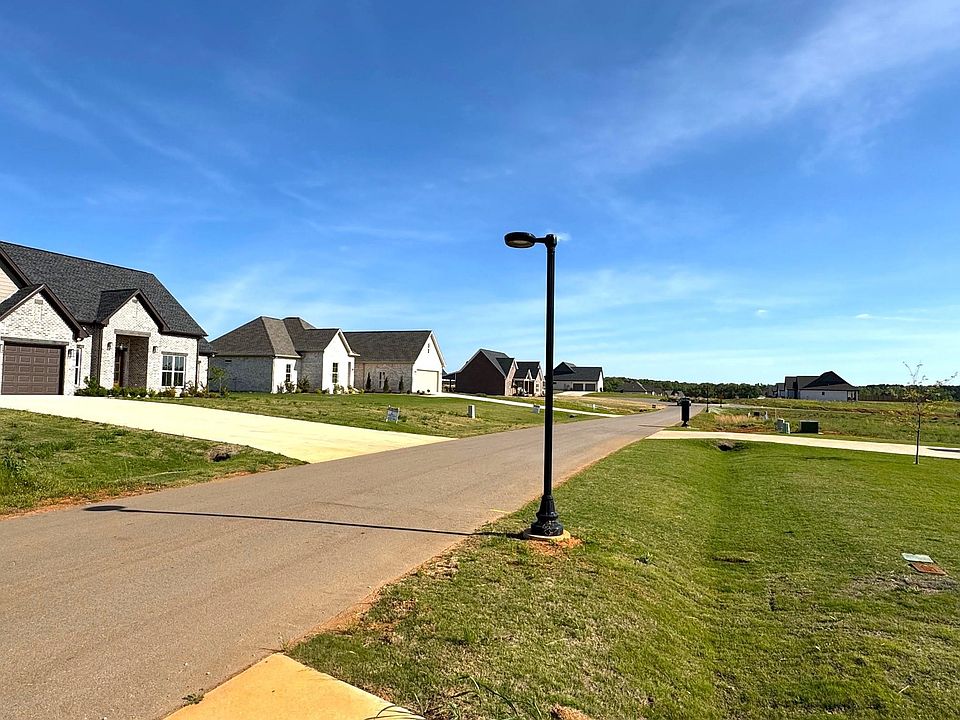 2nd image of 101 Hummingbird Way