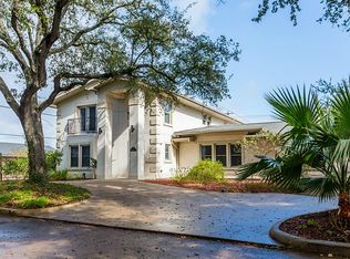 2 Cedar Lawn Dr N, Galveston, TX 77551