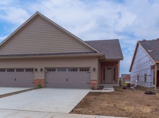 1823 Glenbridge Rd, Bloomington, IL 61704