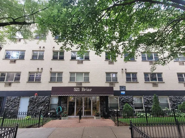 Okonski Briar 521, 521 W Briar Pl #305, Chicago, IL 60657