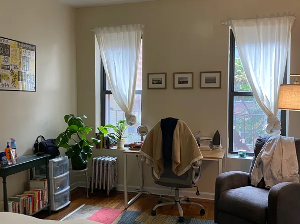 266 E 21st St #3Q, Brooklyn, NY 11226