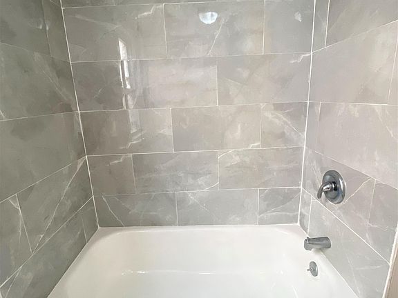 5th image of 31 Riverdale Ave #2