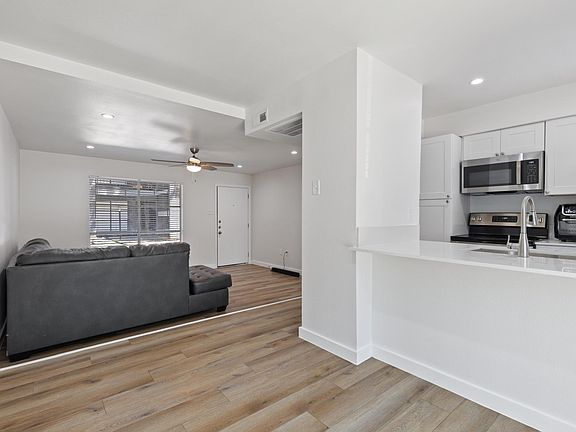 4th image of 2722 Throckmorton St