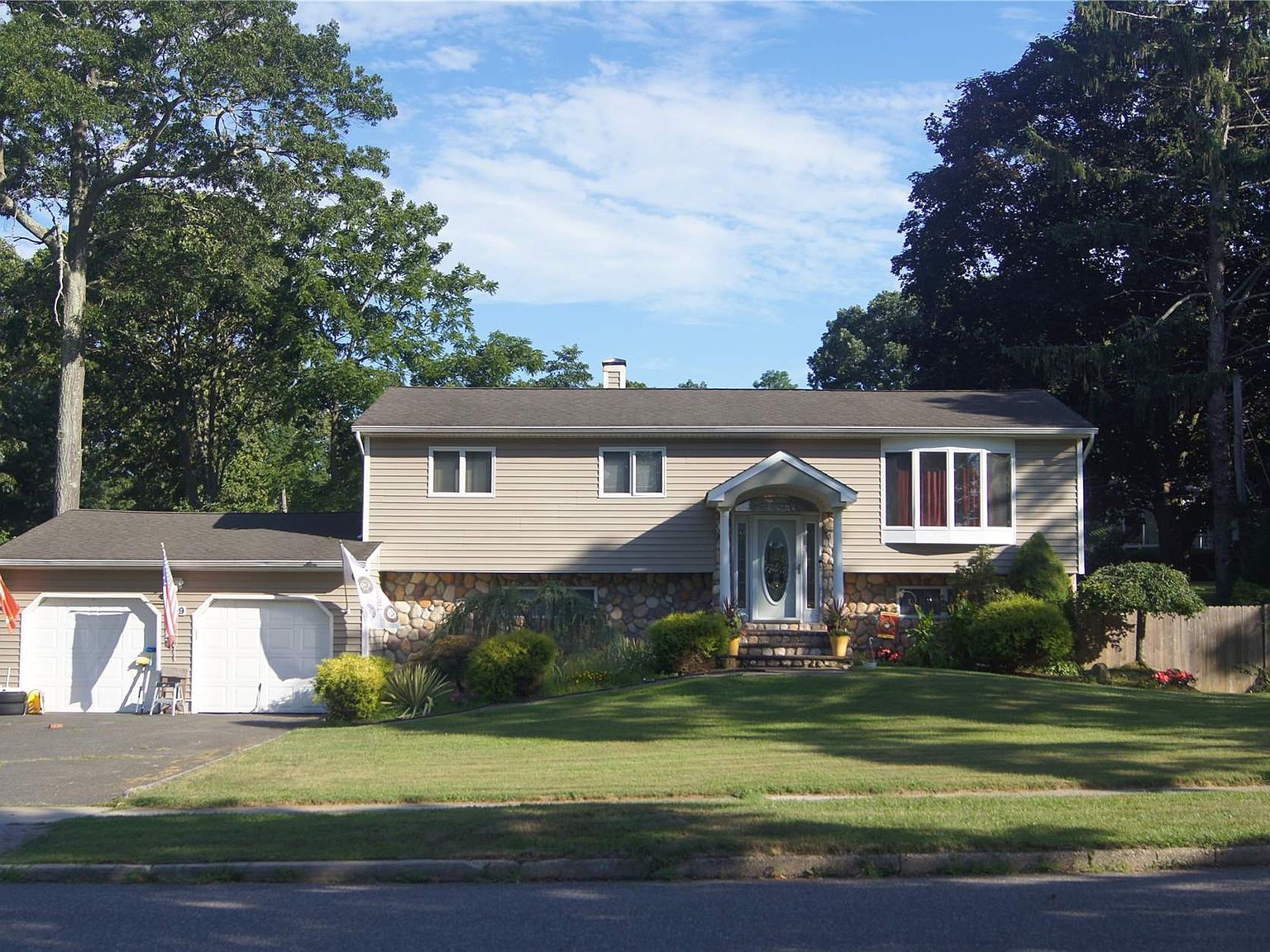 119 Drive, Commack, NY 11725 Zillow