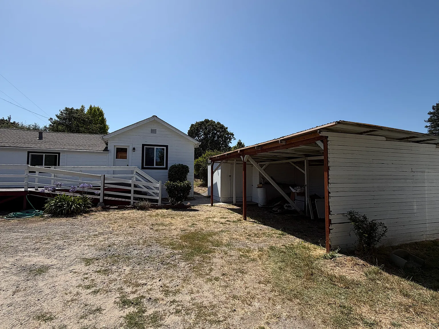 1975 Cooper Rd — Photo 3