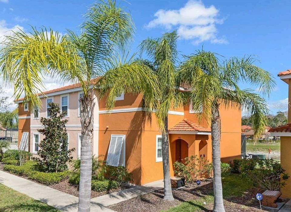 1st image of 941 Las Fuentes Dr