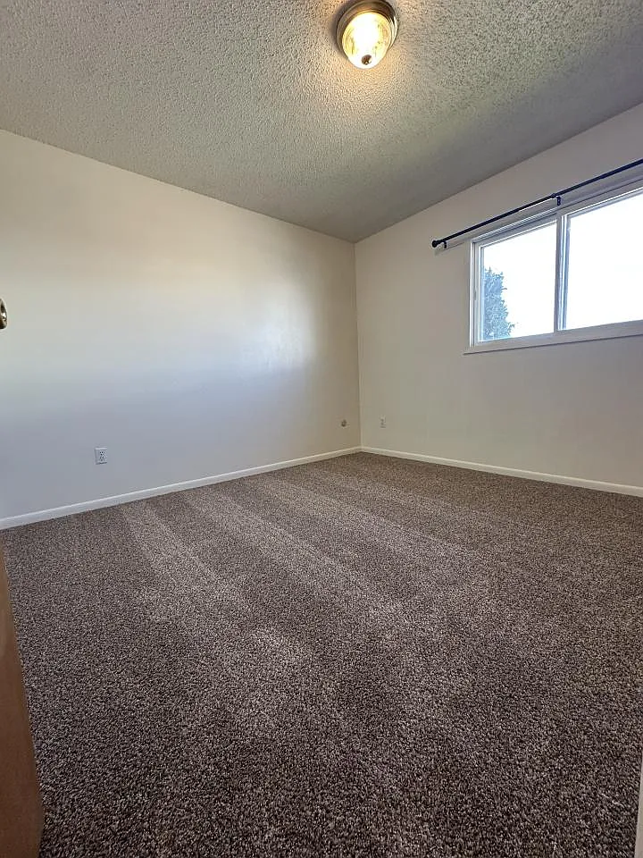 2 bed, 1.0 bath, 900 sqft, $975 — Photo 4