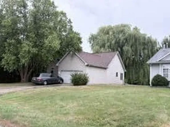 104 Swgables Dr, Poplar Grove, IL 61065