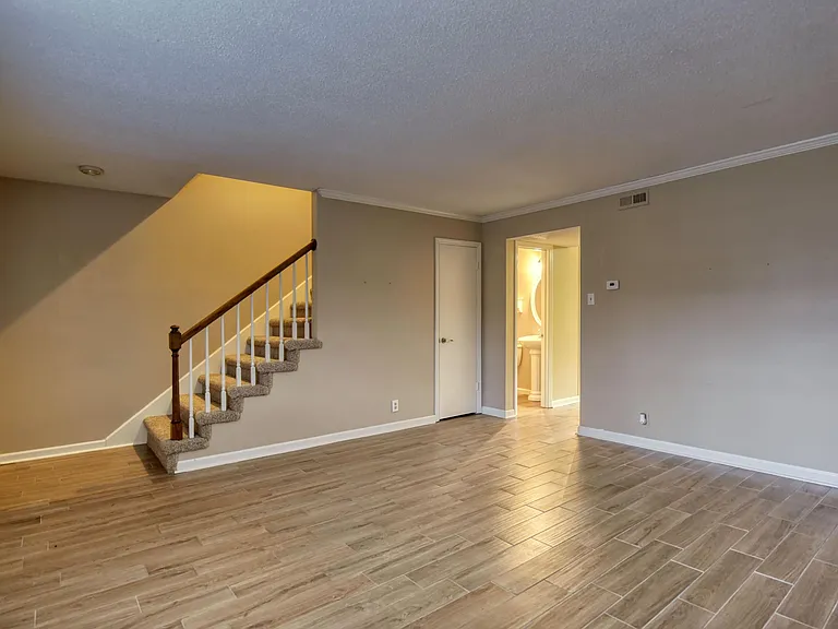 1221 Crest Brook Dr — Photo 9