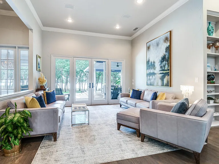 825 Carrie Ln — Photo 6