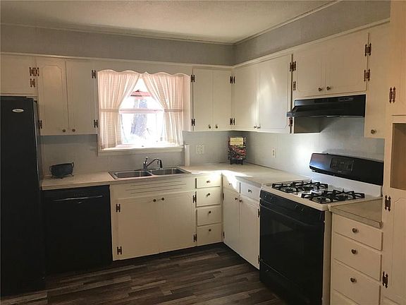 4th image of 307 3rd Ave NE