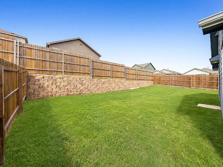8802 McCoy Pass — Photo 36