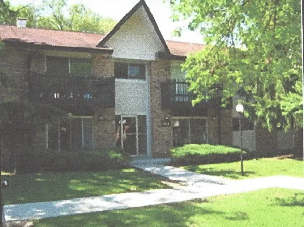 7B Kingery Quarter APT 106, Willowbrook, IL 60527