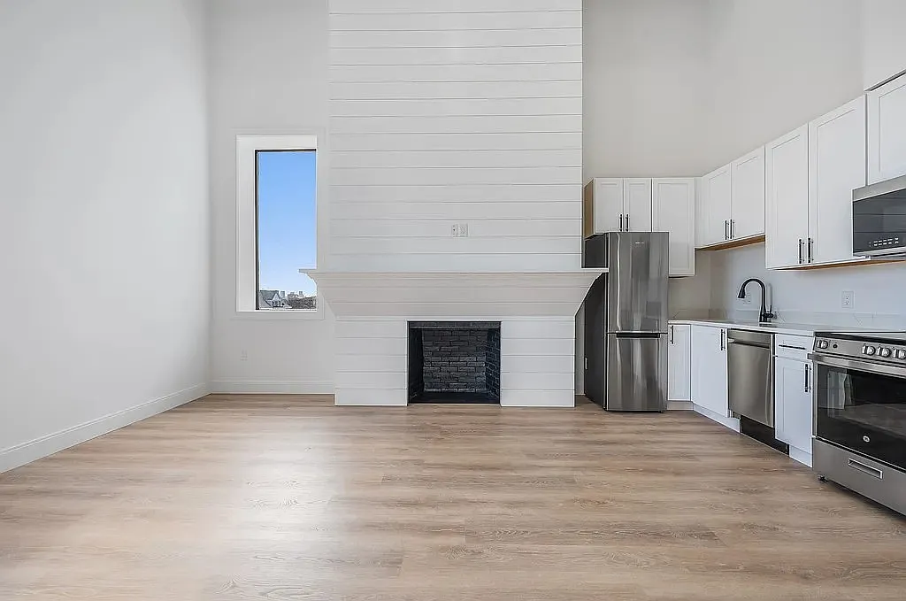 2 bed, 1.5 bath, 1046 sqft, $3,100 — Photo 3