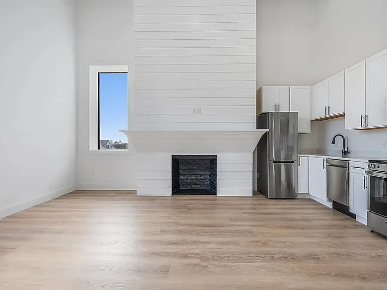 536 Broadway #204 — Photo 3
