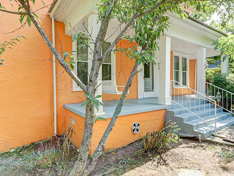 204 Barker St — Photo 47