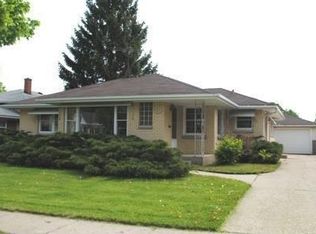 2524 S 92nd St, West Allis, WI 53227