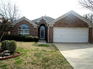 302 Kimble Dr, Euless, TX 76039