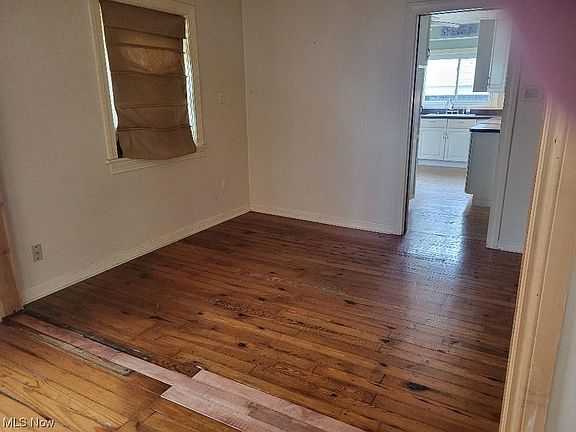 3rd image of 33845 Willowick Dr
