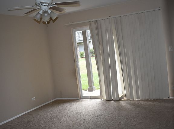 3rd image of 16W571 Mockingbird Ln APT 105