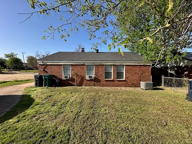 2340 NW 31st St — Photo 11