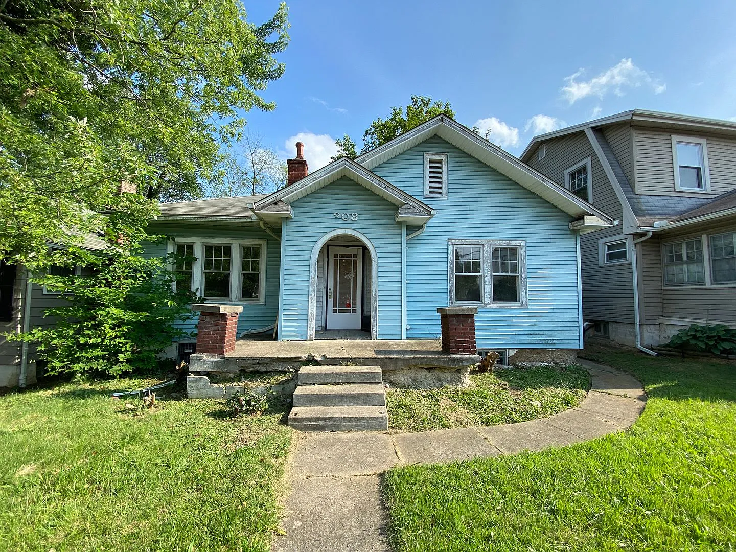 208 E Siebenthaler Ave photo 1
