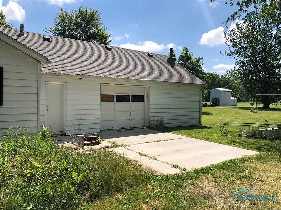2nd image of 23116 W Edgefield Rd