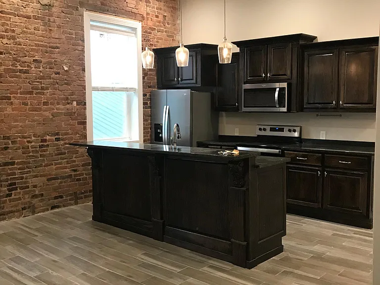 114 W 6th St #203 — Photo 1
