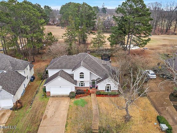2nd image of 404 Woodland Hills Ct