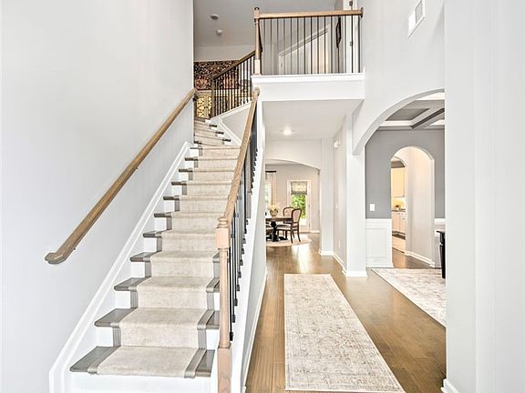 2nd image of 815 Wyndham Village Ct