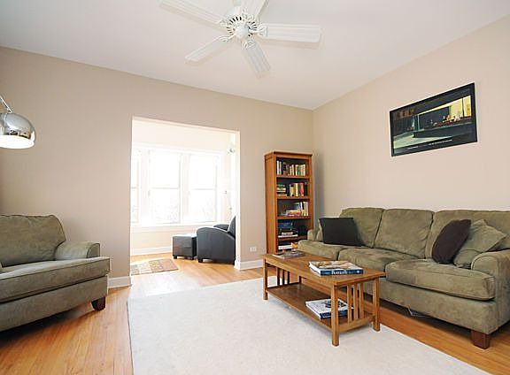 4th image of 4700 N Winchester Ave APT 3