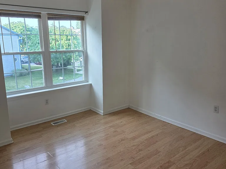 131 Freedom Ct — Photo 5