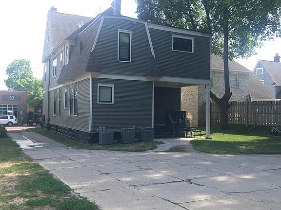 2nd image of 911 Wealthy St SE