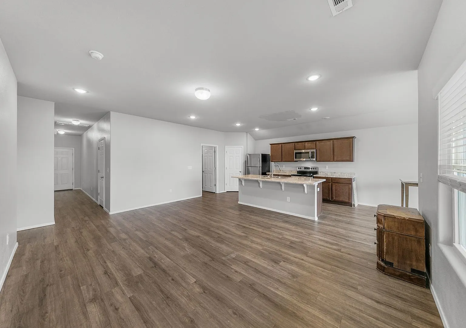 4 Bedroom 2 Bath in Morningside Estates — Photo 4