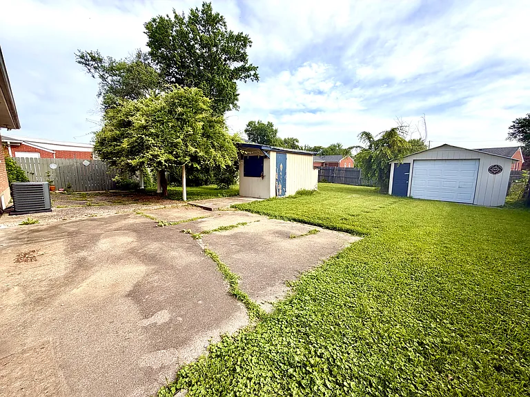 4111 Caven Ct — Photo 3