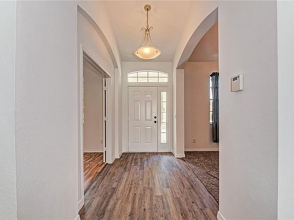 4th image of 11715 Holly Creek Dr
