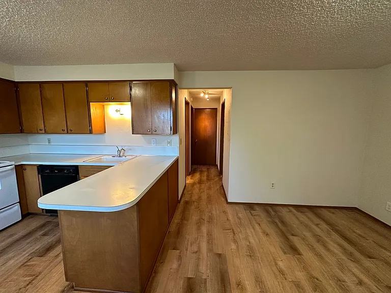 319 NE 62nd Ave — Photo 10